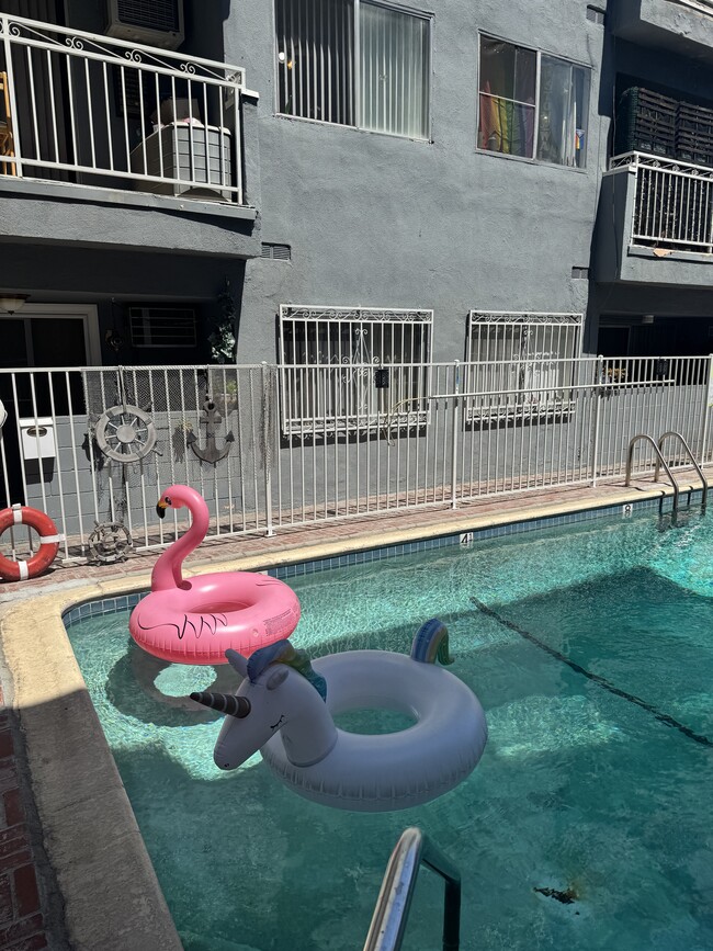 Photo - 1810 N Bronson Ave Unit 211