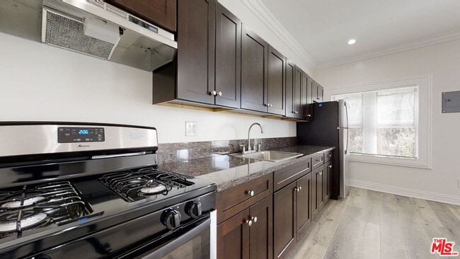 Photo - 1117 S Westlake Ave Unit 306