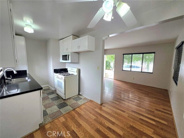 Photo - 538 East E Street Townhome