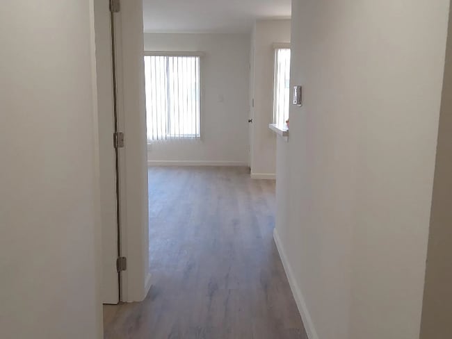 Photo - 12928 Moorpark St Unit 3