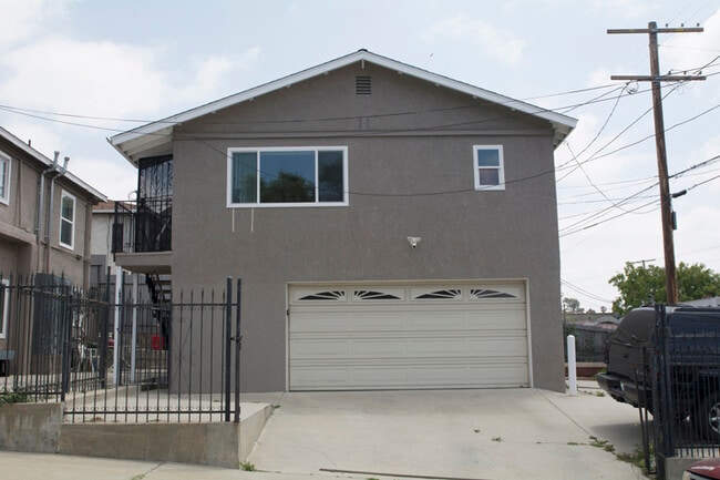 Photo - 4600 Catalpa St Apartment Unit 3