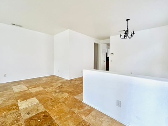 Photo - MOVE-IN READY RENTAL – AVAILABLE NOW!