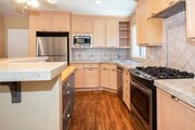 Photo - Santa Barbara Shores 4 bd / 2 bth - walkin... House