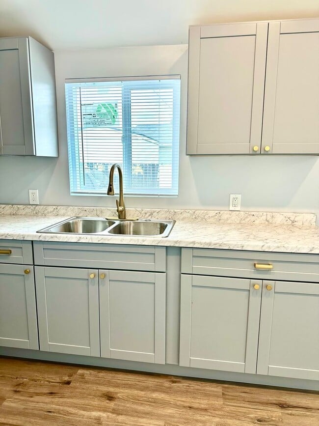 Photo - Terrace Ave Triplex- LT Unit 4614 Terrace (JADU)-LT