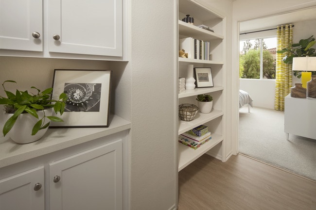 Photo - Las Flores Apartment Homes