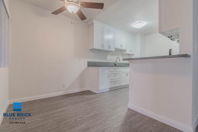 Photo - 8123 Langdon Ave Unit 8