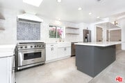 Photo - 16733 Oak View Dr House