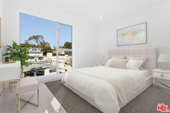 Photo - 11620 Chenault St Unit 304