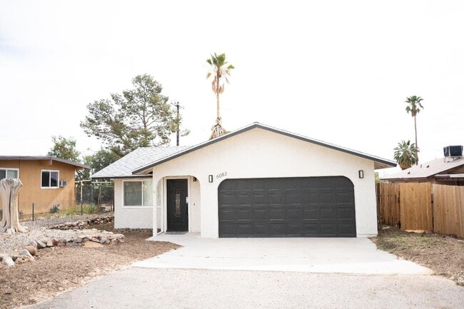 Photo - 6083 Chia Ave