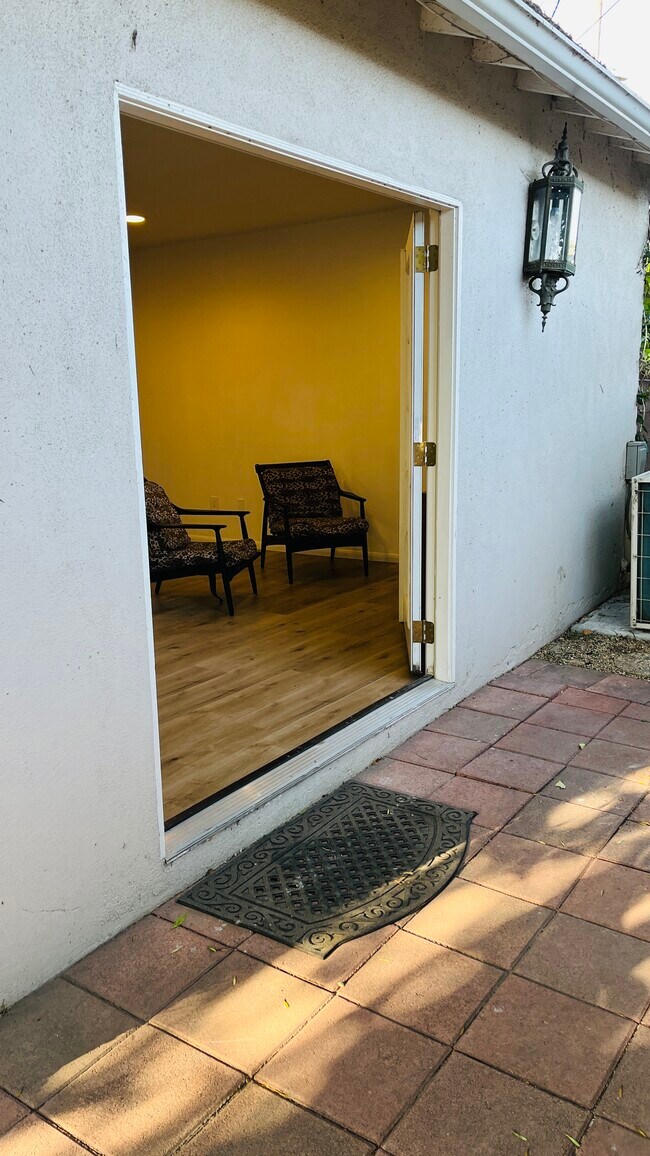 Photo - 16616 Haynes St