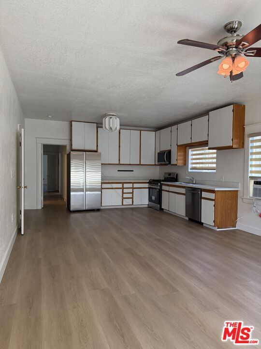 Photo - 832 S Catalina St