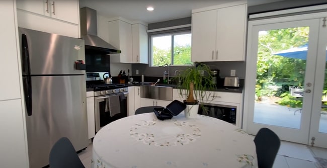 Photo - 11852 Menlo Ave