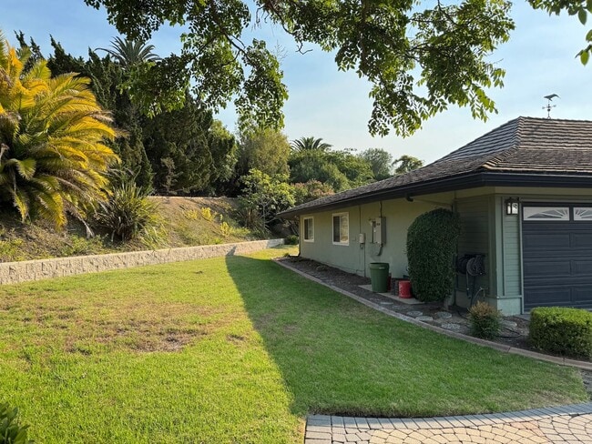 Photo - Exquisite Single-Story Retreat in Las Posas Estates