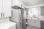 2BR, 2BA - 1,411SF - Kitchen - Florentine Apartments