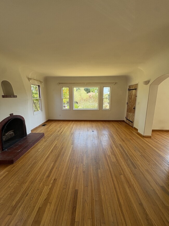 Photo - 1313 Robbins St