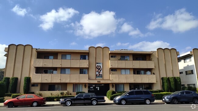 Building Photo - 7005-7009 Coldwater Canyon Apartments