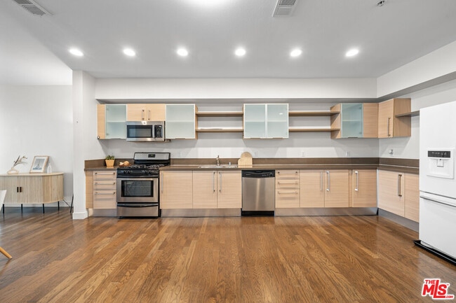 Building Photo - 1234 Wilshire Blvd Unit 419