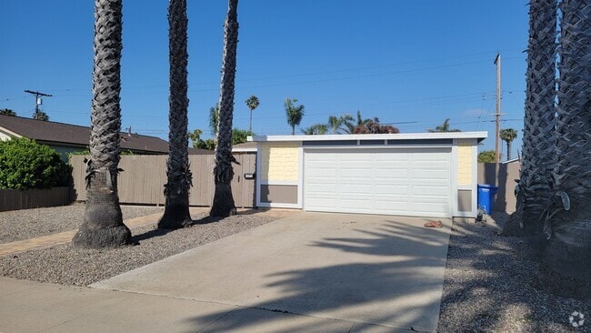 Building Photo - 3 Bed, 2 Bath House for Rent