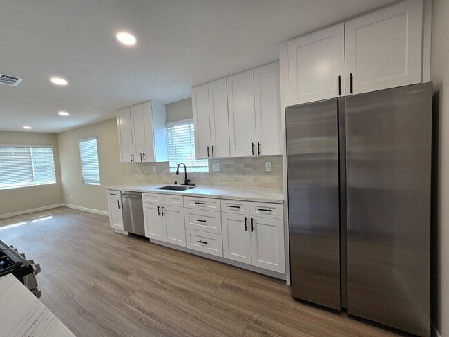 Photo - Newly Renovated House!!