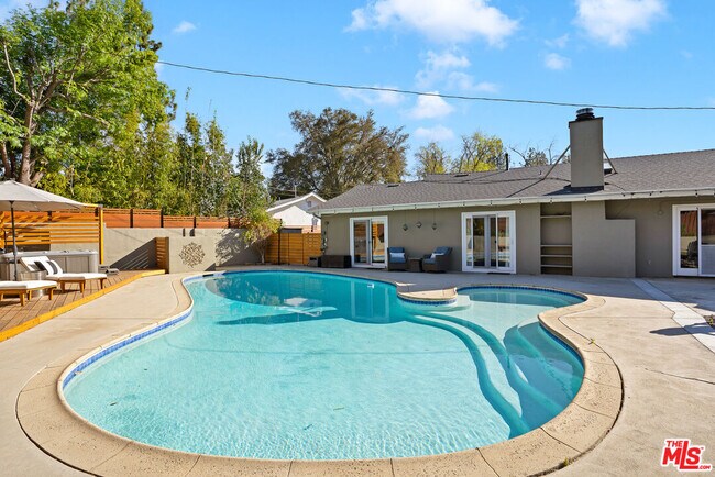 Photo - 23027 Gainford St