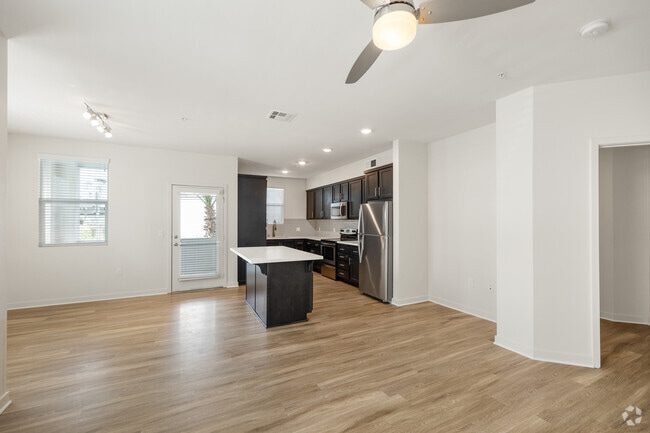 3BR, 2BA - 1319 SF - Solaire