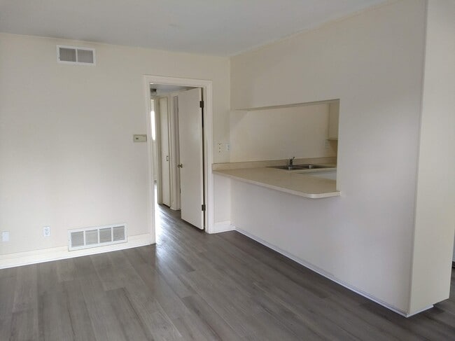 Photo - 4804 Del Amo Blvd