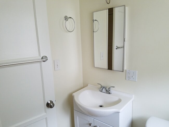 Photo - 1520 Marine Ave Unit 1