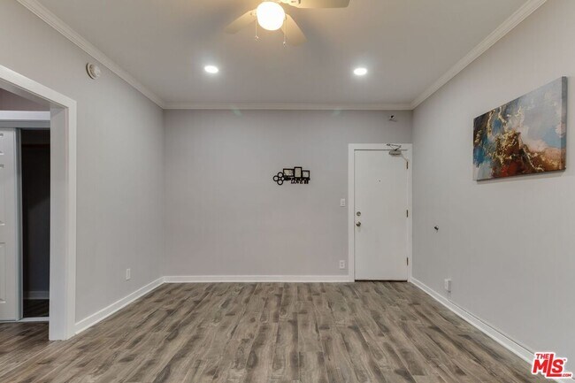 Photo - 730 S Catalina St