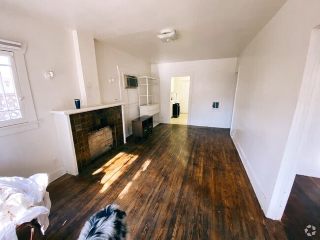 Building Photo - 1669 Locust St Rental