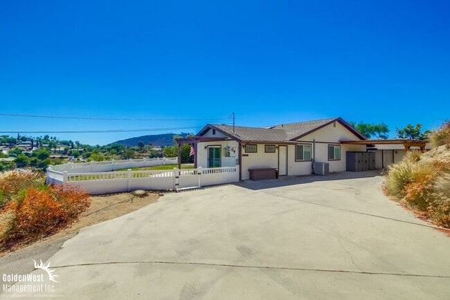 Building Photo - Updated 4Bdm 3Ba Home with Spectacular Vie...