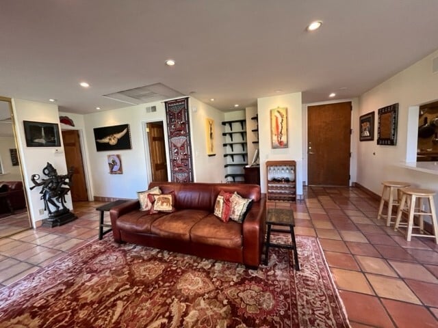 Building Photo - 100 S Doheny Dr Unit 214