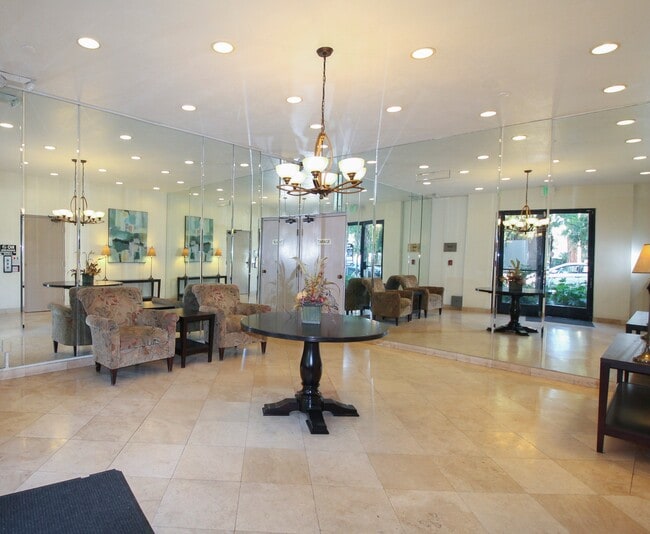 Photo - 15040 Moorpark St