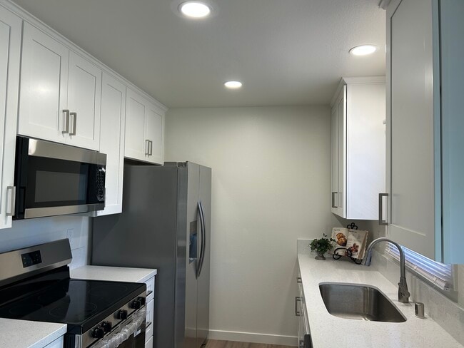 Photo - 629 S Glassell St