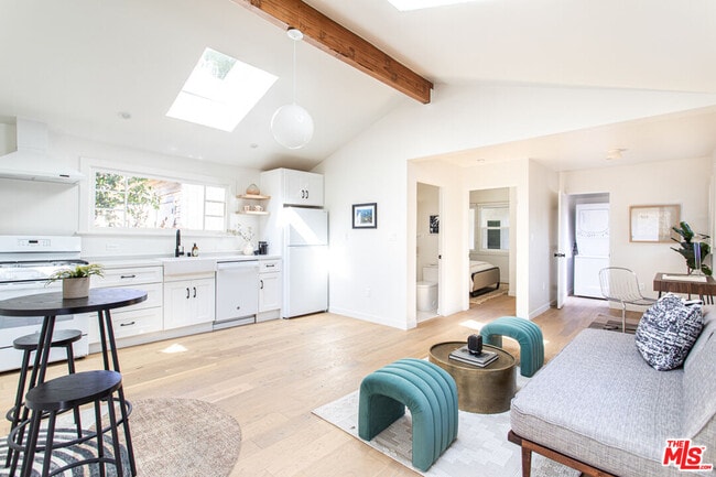 Building Photo - 125 Hackett Pl