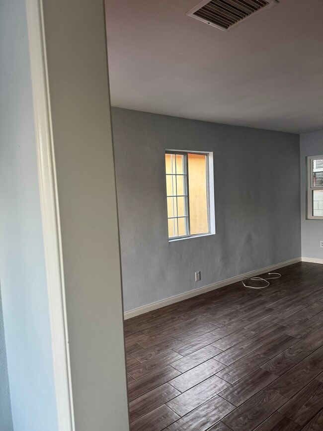 Photo - 225 1/2 N Townsend Ave Unit 1