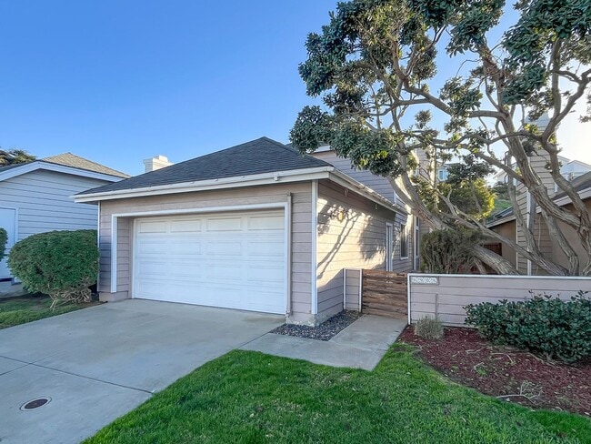 Building Photo - 6908 Quiet Cove Dr