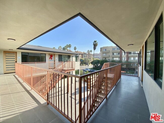 Photo - 3207 W 3rd St Unit 10