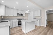 Photo - Large Modern Renovated 3 Bedroom 2.5 Bath ... Townhome