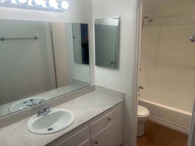 Full Bathroom - Beachwood Village Apartments