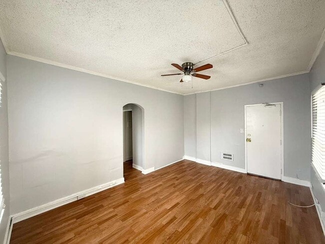 Photo - 849 S Kenmore Ave Unit 38