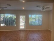 Family room - 8552 Woodley Ave