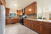 Photo - 8400 Grape St House