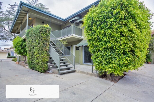 Building Photo - Fully Upgraded Spacious 2-Bedroom Unit B
