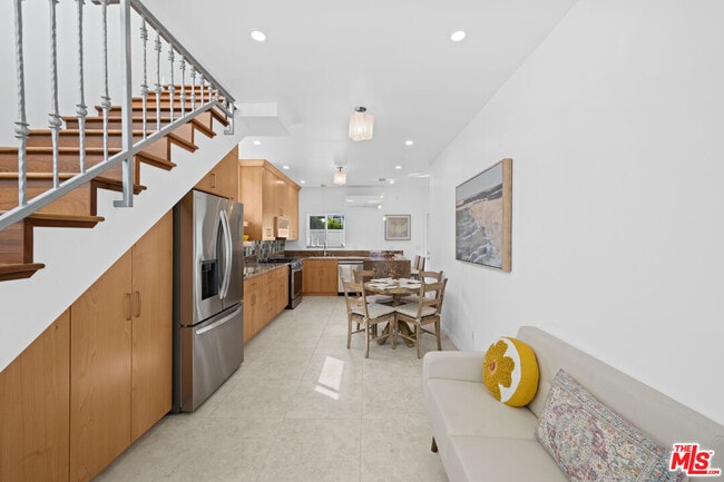 Photo - 10623 W Olympic Blvd