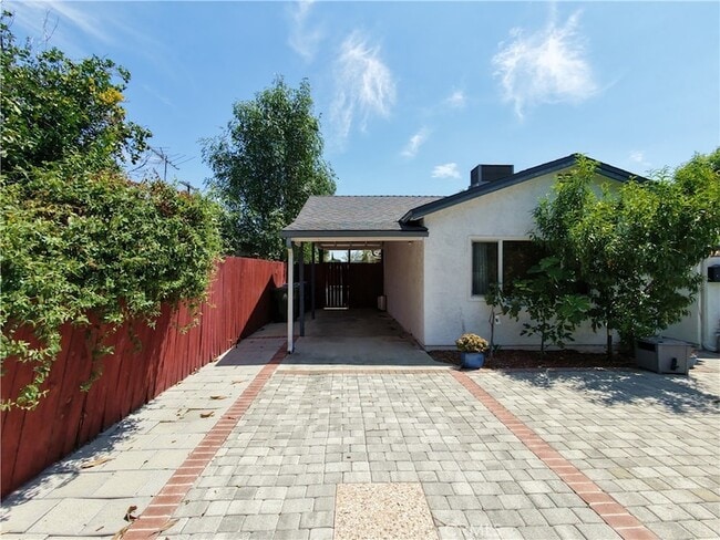 Photo - 6928 Lubao Ave