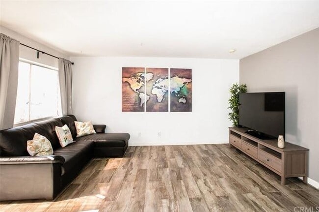 Building Photo - 2900 Madison Ave Unit D25