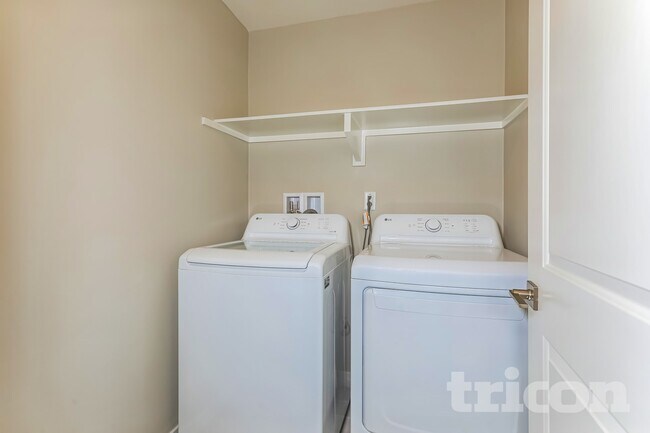 Photo - 31597 Dwight Dr