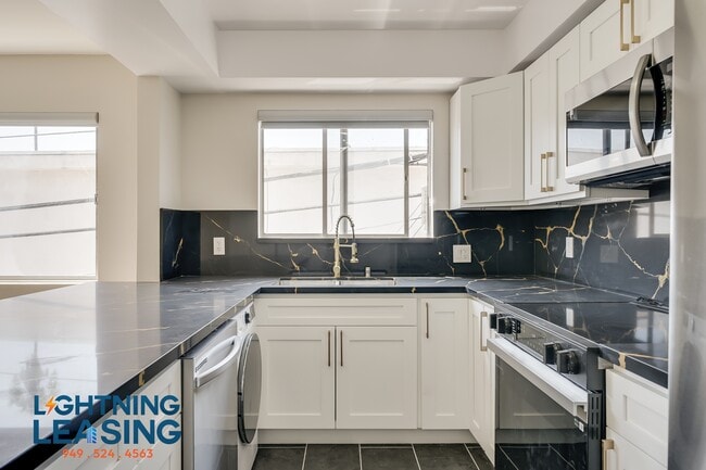 Photo - 1035 Hayworth Ave Condo Unit 210