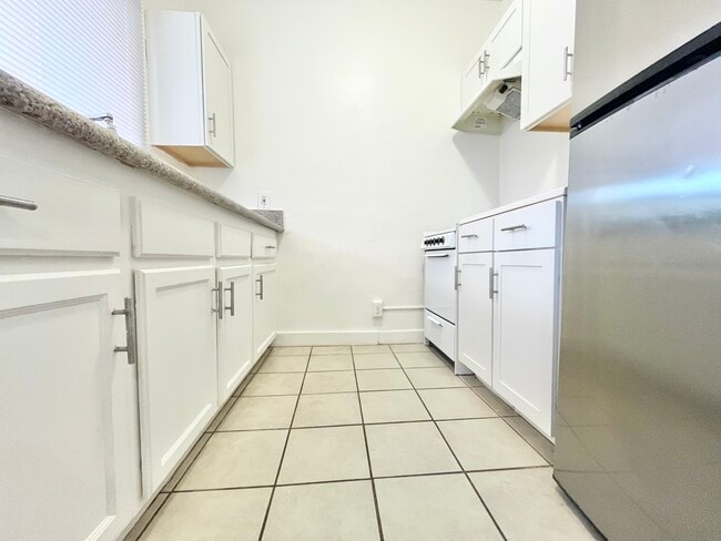 Photo - 1735 N Gramercy Pl Unit 202
