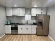 Full kitchen - 4862 N Mangrove Ave